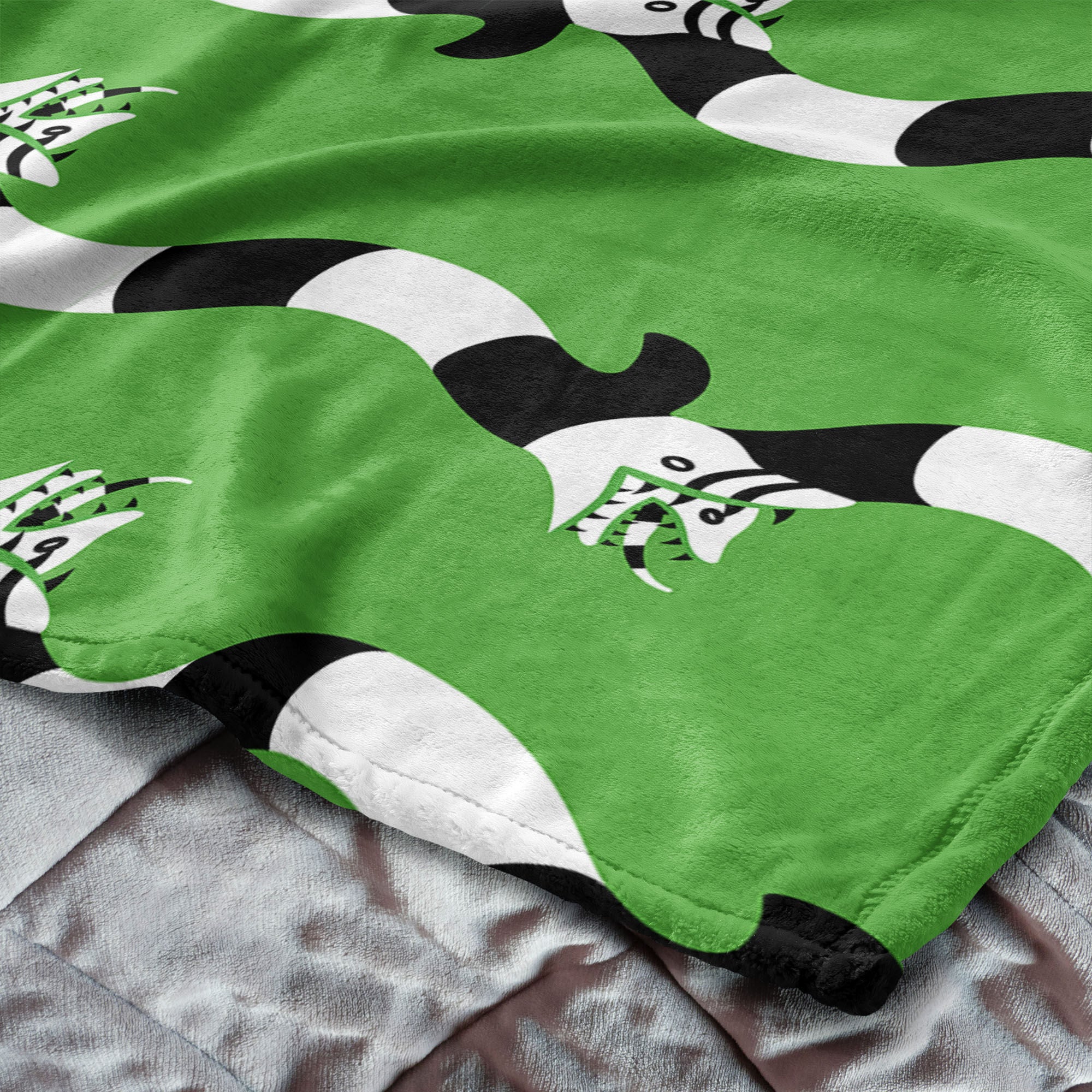 Warner Bros. Beetlejuice No Rules Silk Touch Throw Blanket 40X50 Inches, BEETLEJUICE, alternate image number 4