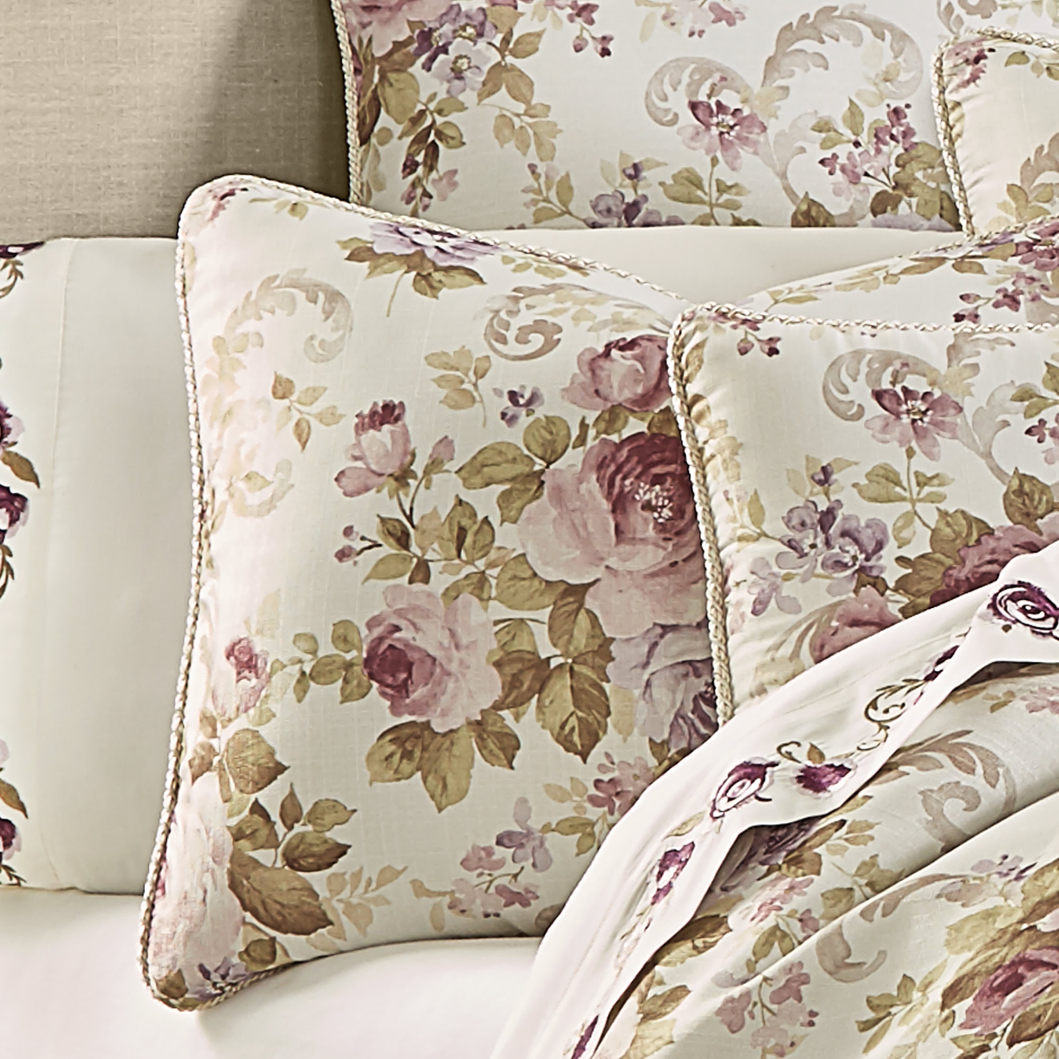 Chambord 4 Piece Comforter Set, LAVENDER, alternate image number null