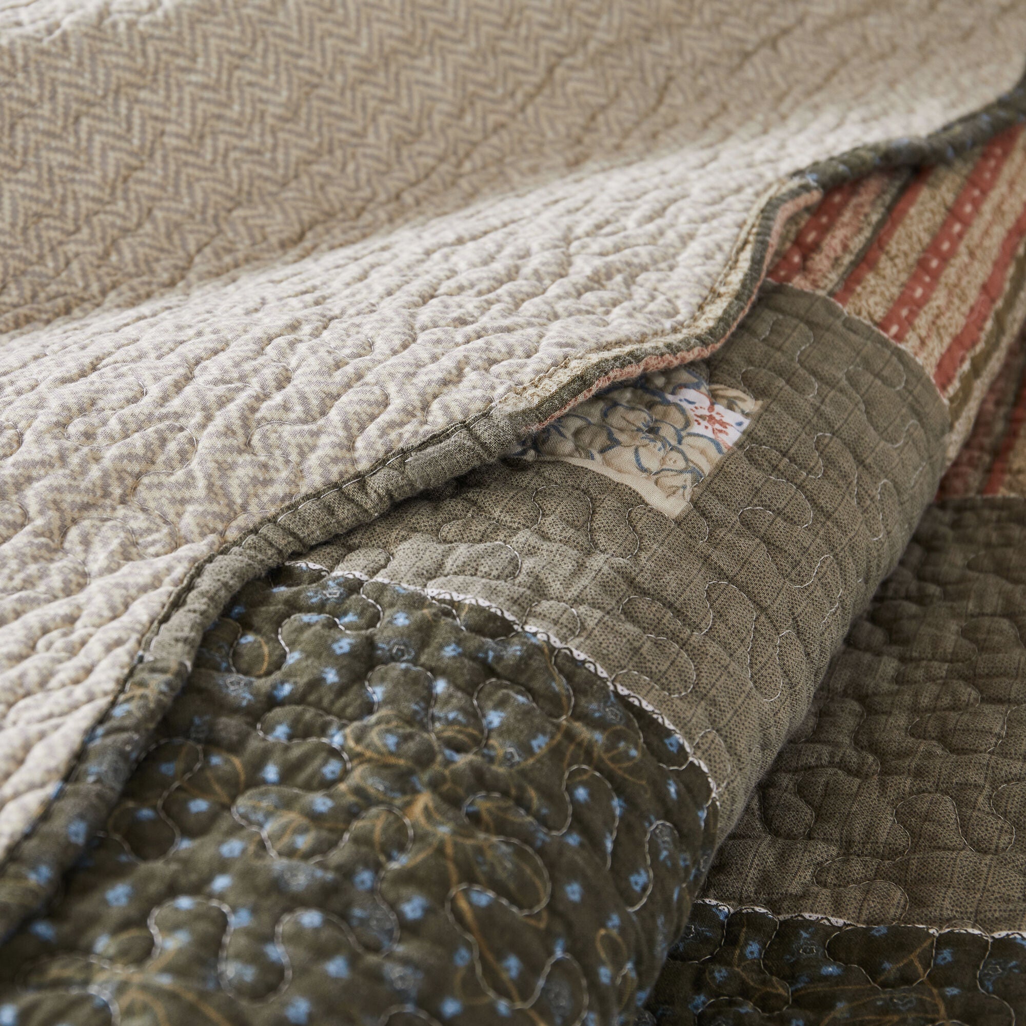 Sedona Quilted Throw Blanket, MULTI, alternate image number 4