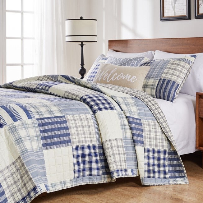 Napa Quilt And Pillow Sham Set, , alternate image number null