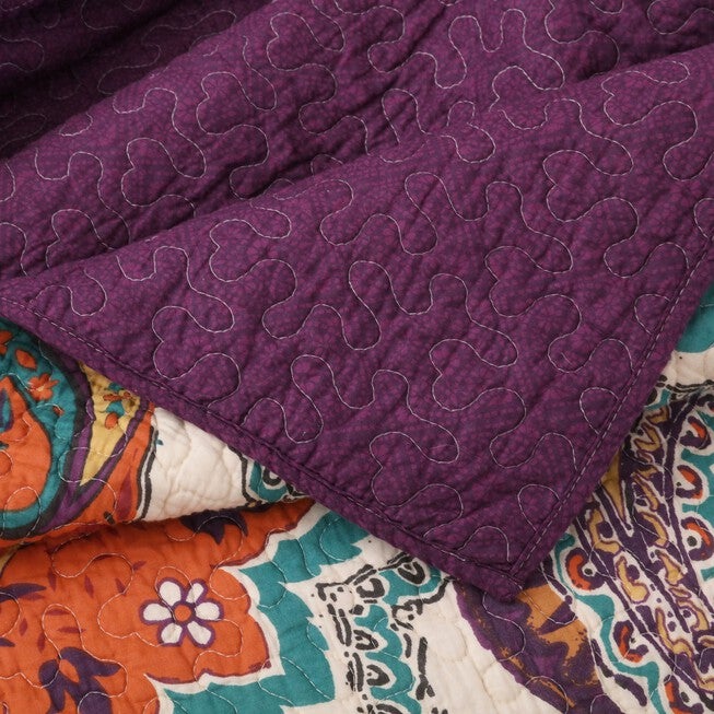 Nirvana Quilted Throw Blanket, , alternate image number null