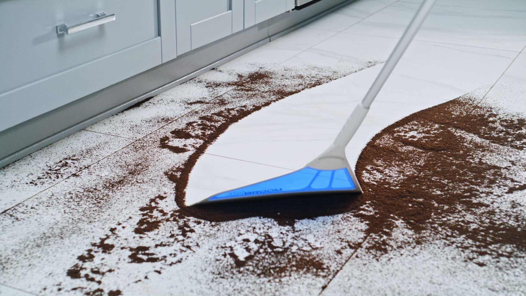 Helio AirBroom&trade;, , alternate image number 2