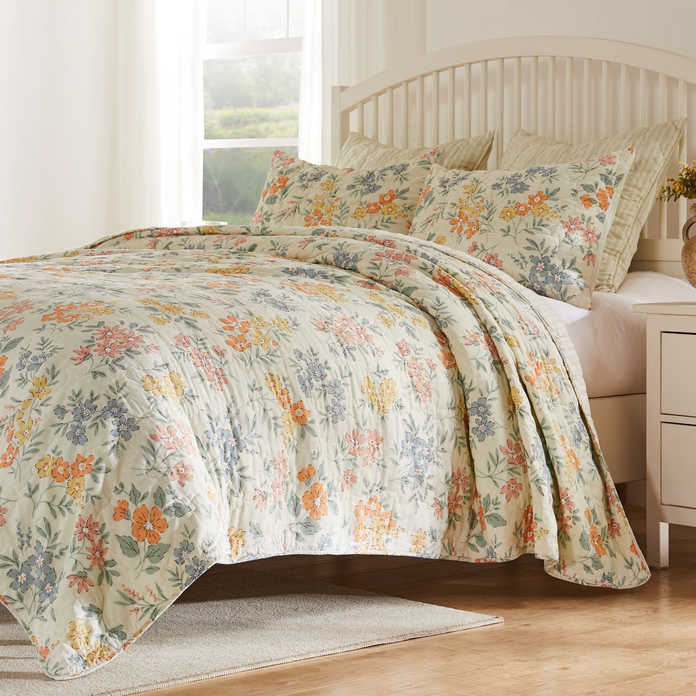 Greenland Home Fashions Chloe Finely Stitched Reversible  Floral Quilt Set, 3-Piece King/Cal King, Pastel, PASTEL, hi-res image number 0