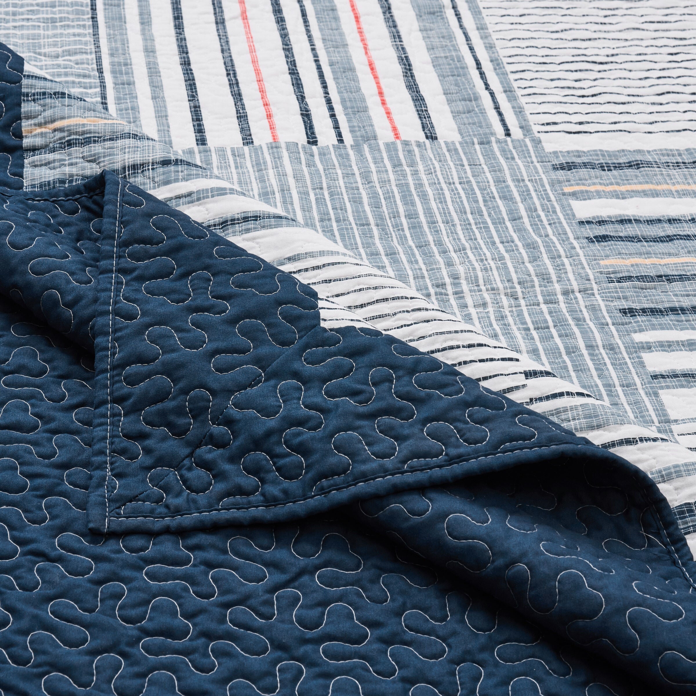 Voyage Nautical Navy Stripes Patchwork Quilt Set, MULTI, alternate image number 3