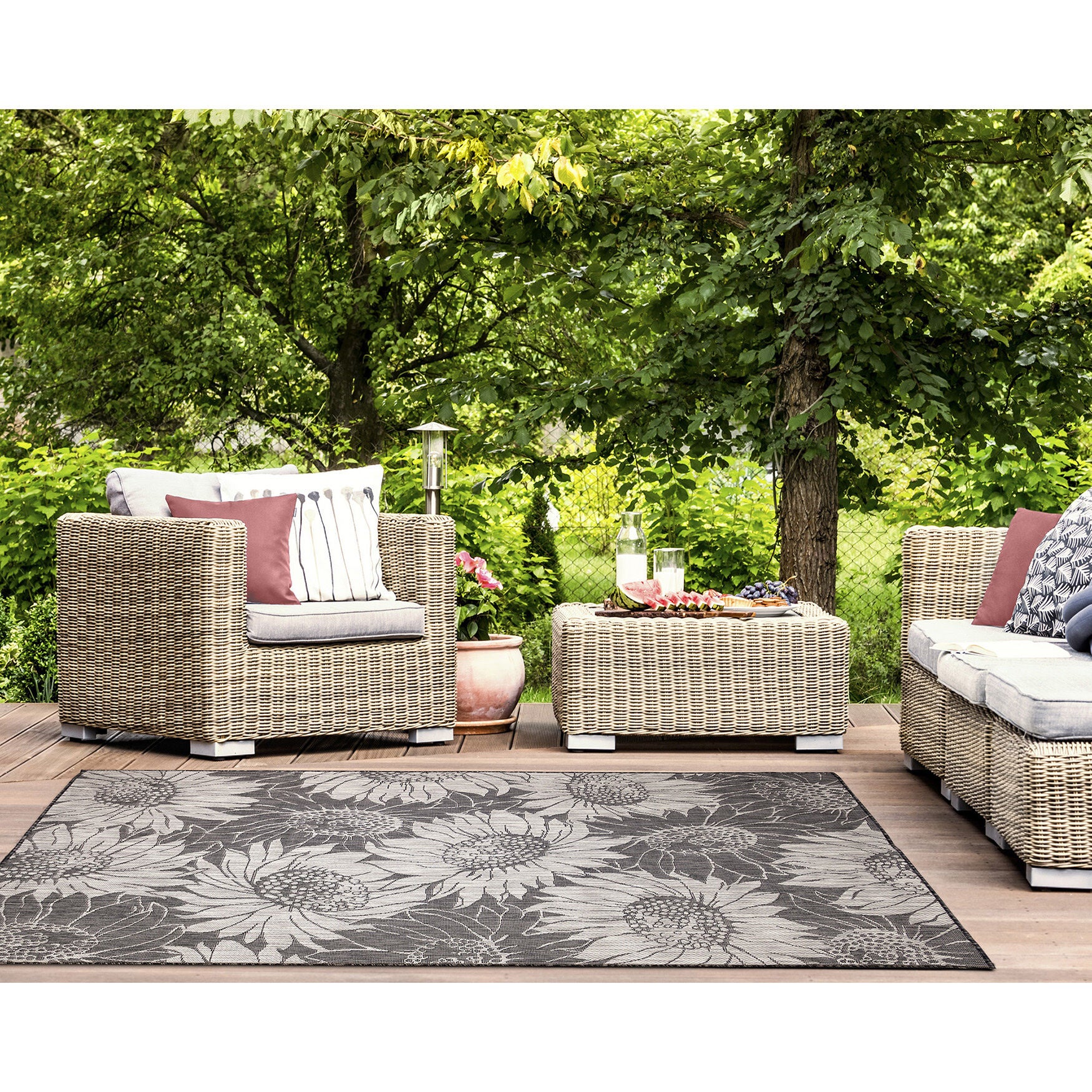 Liora Manne Carmel Sunflower Field Indoor/Outdoor Area Rug Green 4 feet 10 inches x 7 feet 6 inches, , alternate image number 5