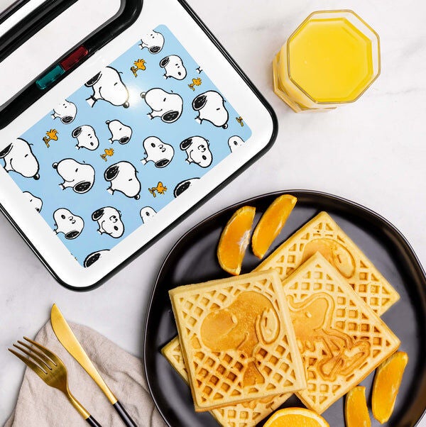 Peanuts Snoopy & Woodstock Square Waffle Maker, WHITE, hi-res image number 0