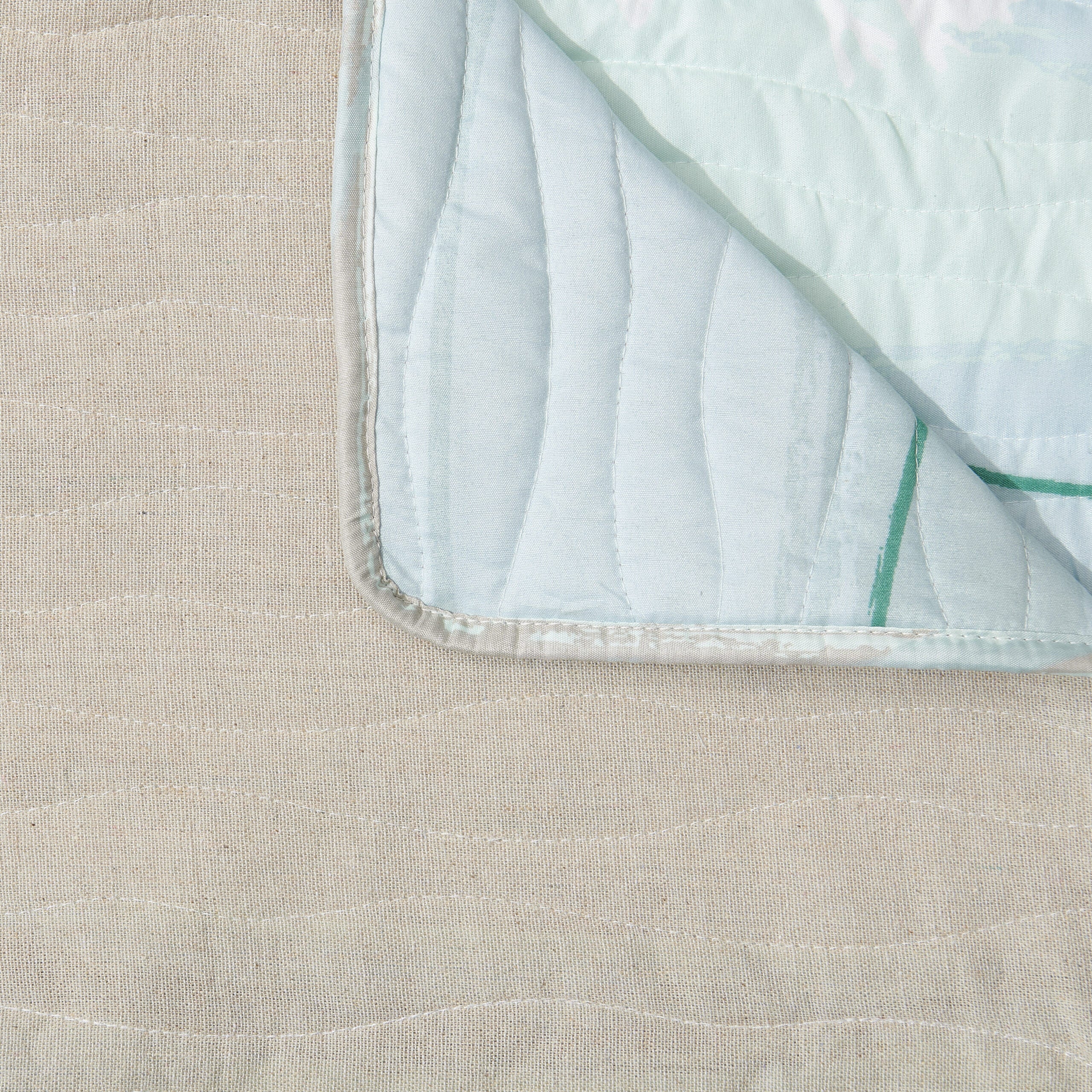 Maui Loveseat Quilted Furniture Protector, MULTI, alternate image number 4