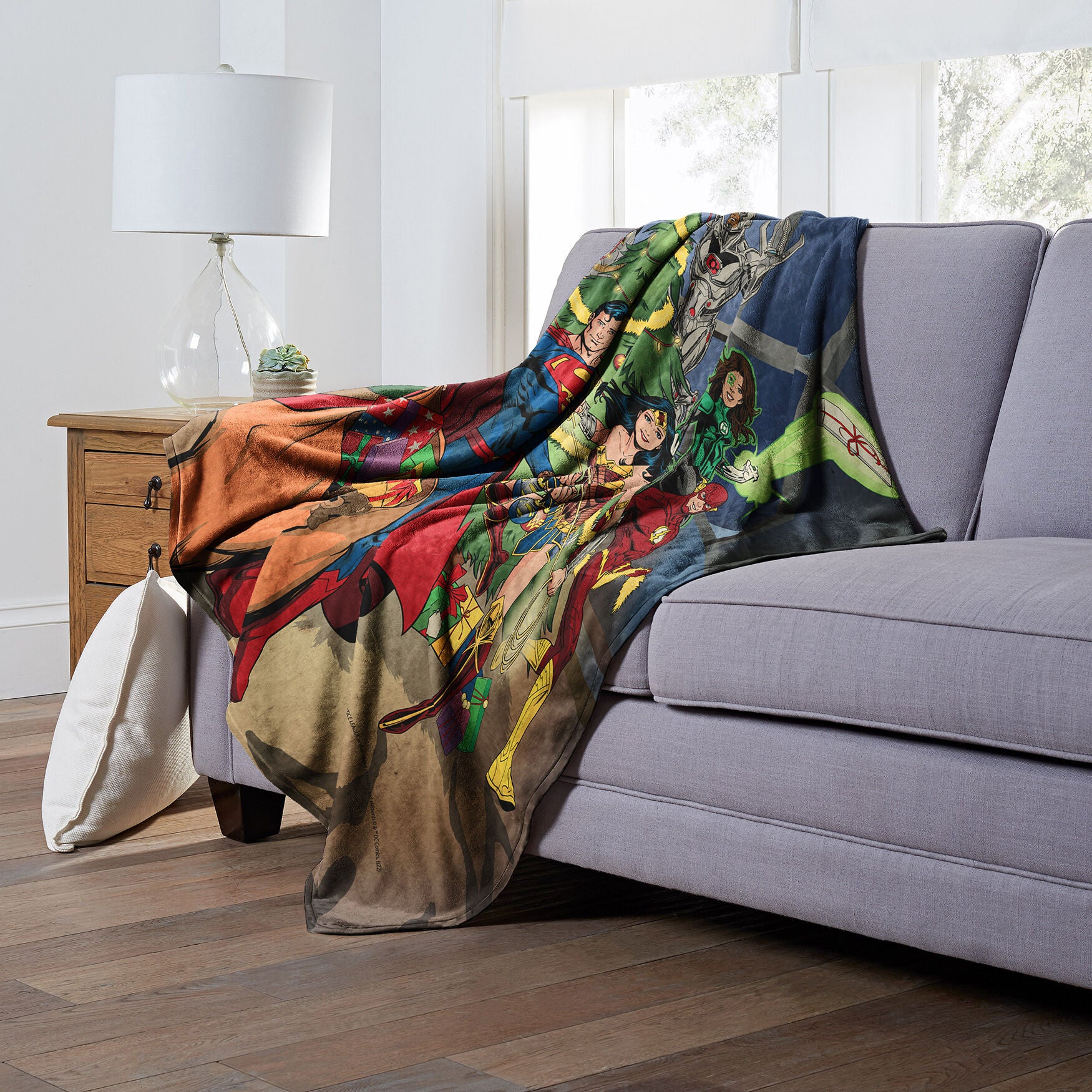 Wb Dc Justice League Holiday Team Work Silk Touch Throw, , alternate image number 3