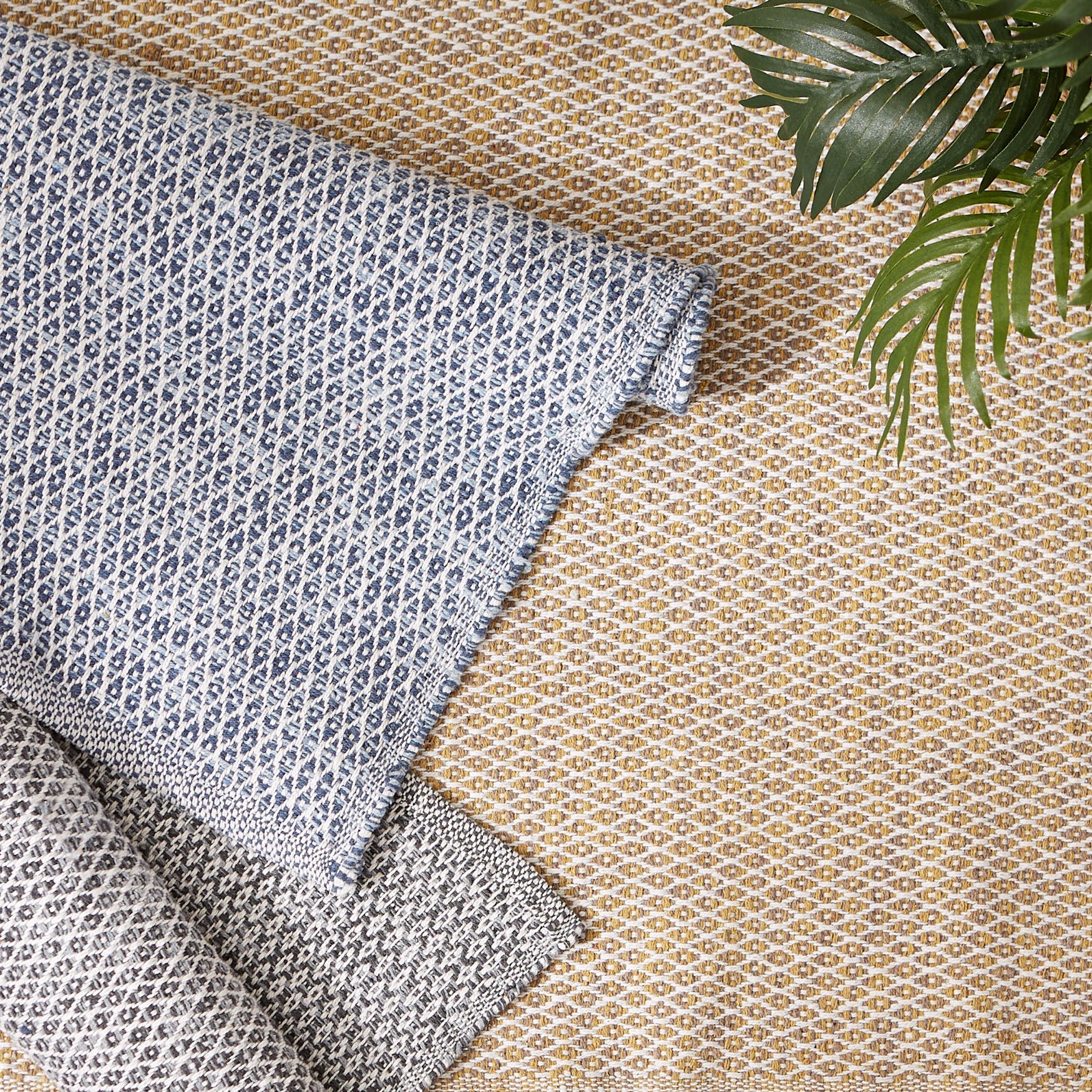 Artichoke Diamond Handwoven Recycled Yarn Rug 2X3 Ft Floor Coverings, , alternate image number 4