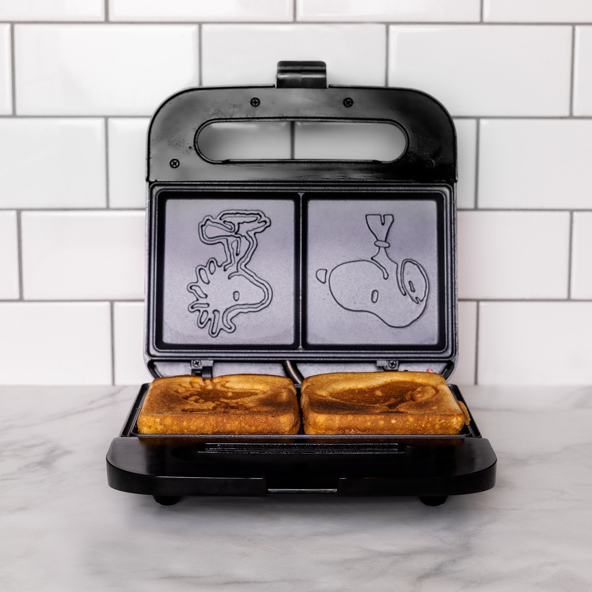 Peanuts Snoopy Sandwich Maker, RED, alternate image number 4