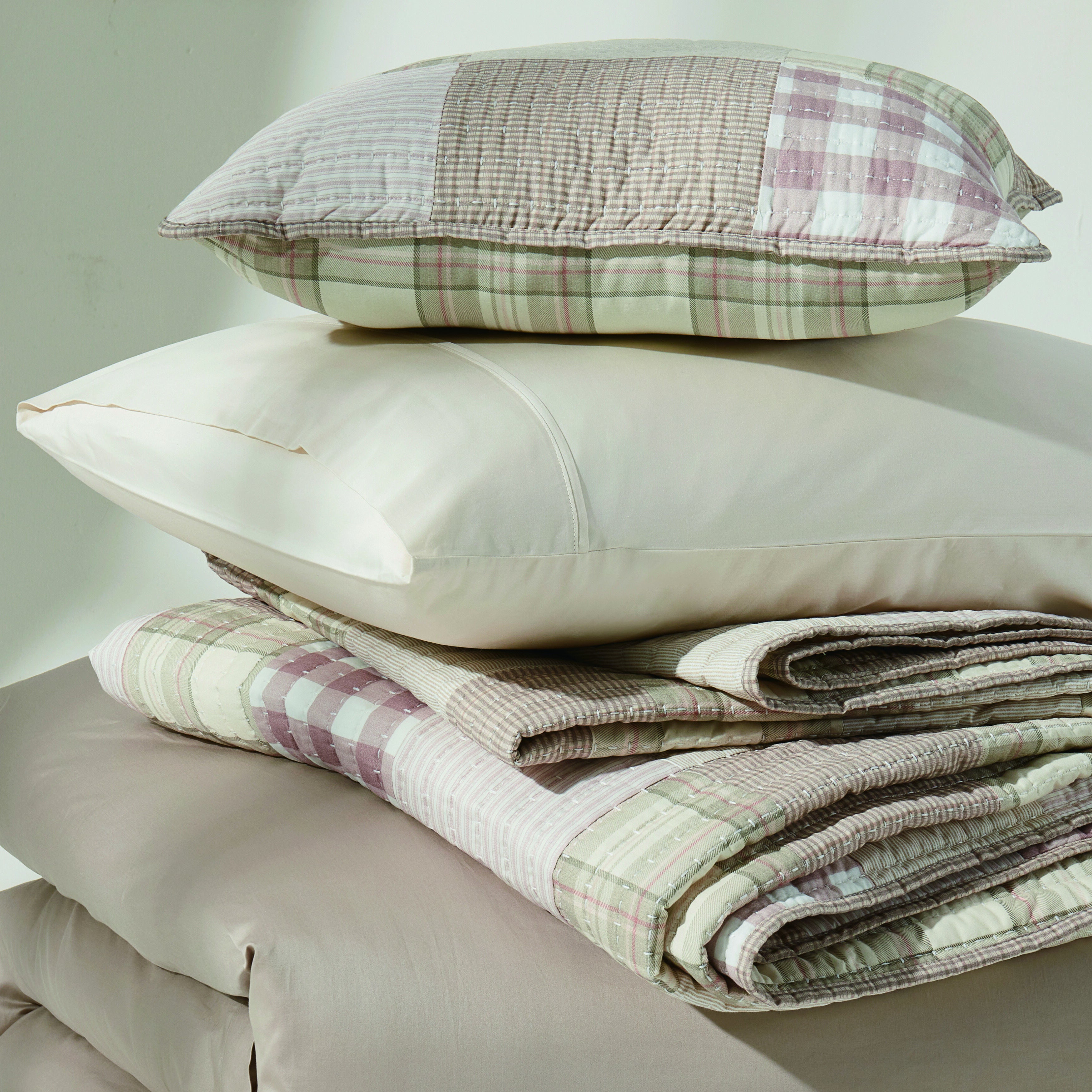 MAYFAIR QUILT QUILT, BLUSH, alternate image number 3