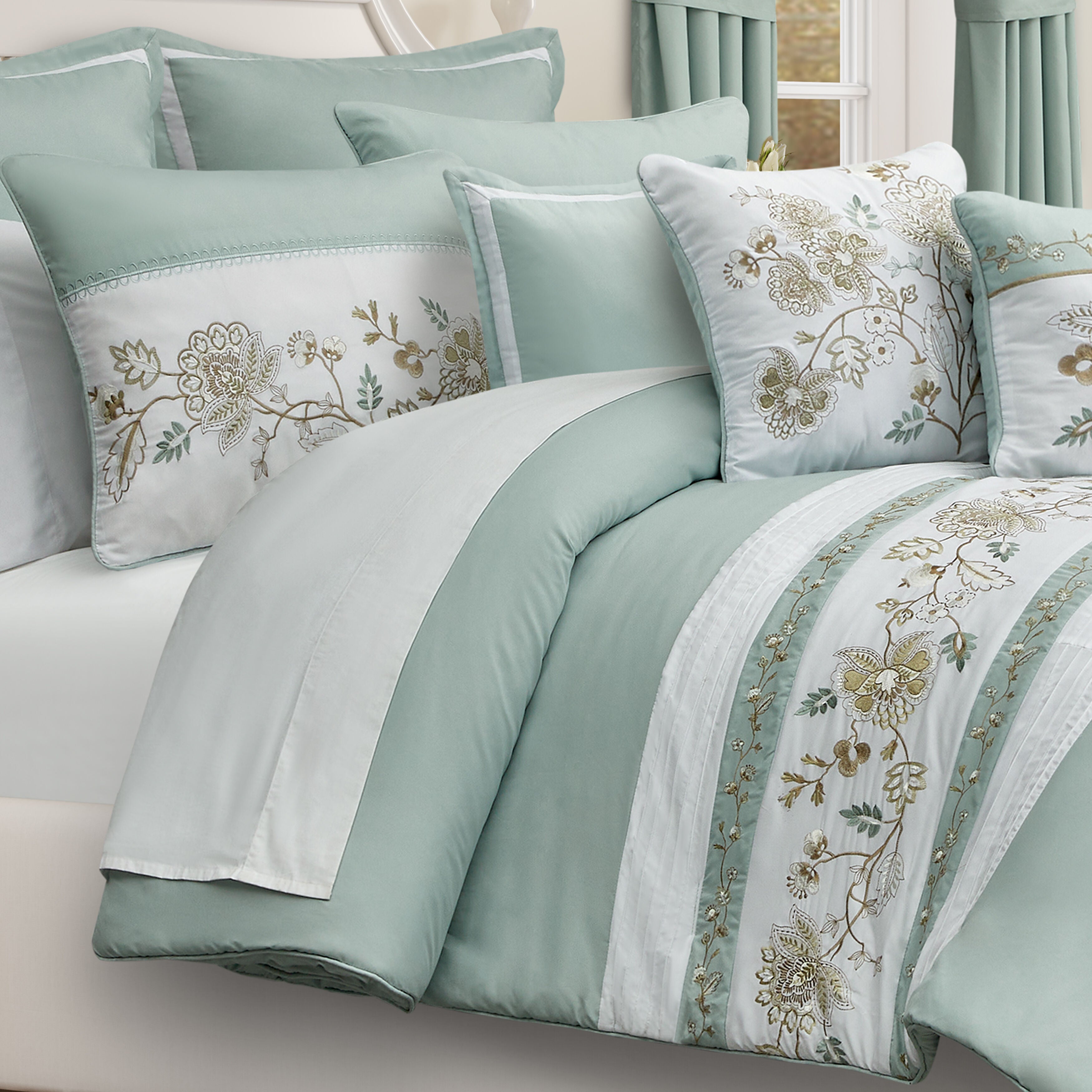 SPRING SOCIAL KING/CAL KING 3PC. COMFORTER SET, SPA, alternate image number 1