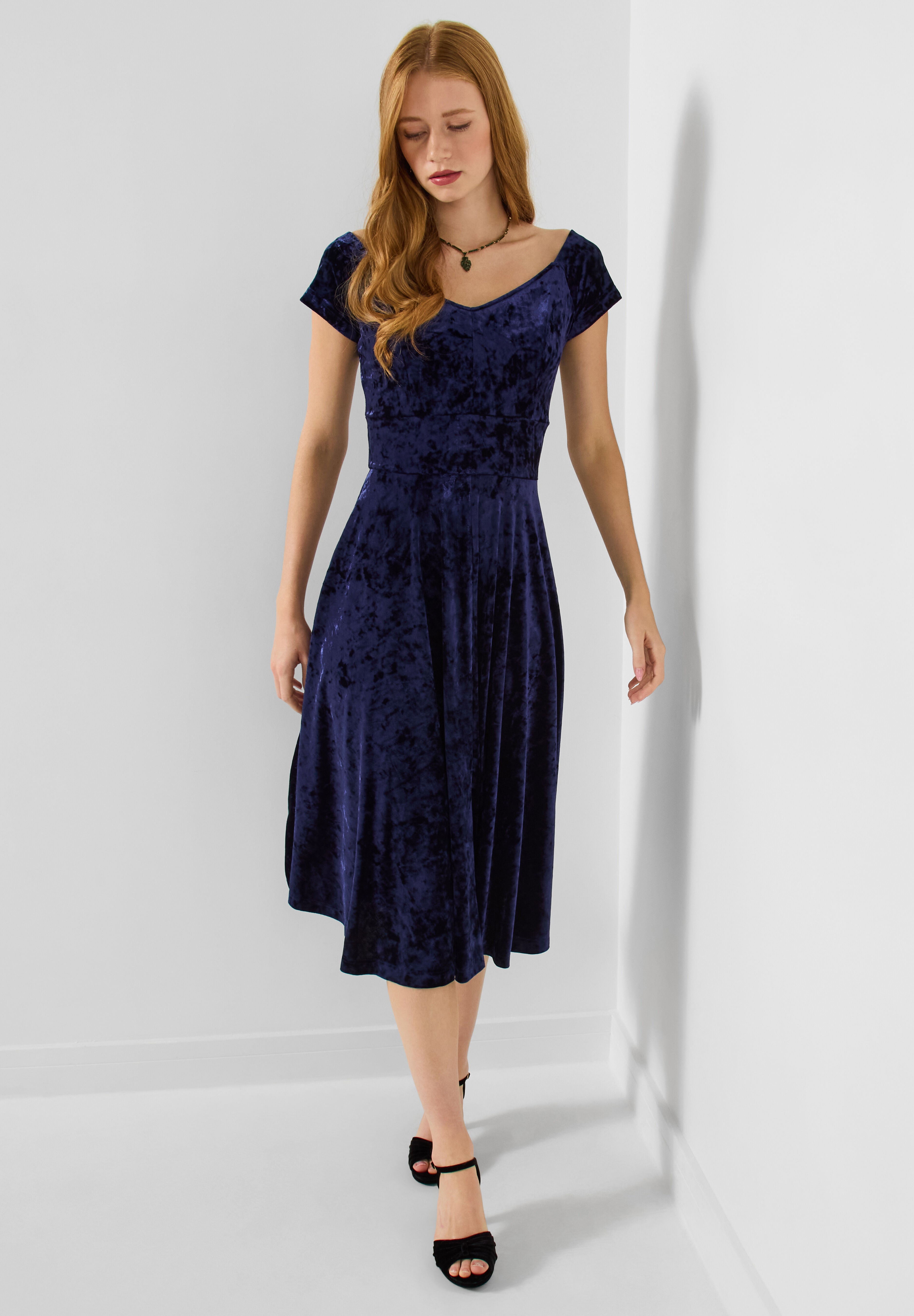 Crushed Velvet Sweetheart Midi Dress, MIDNIGHT BLUE, on-hover image number 1