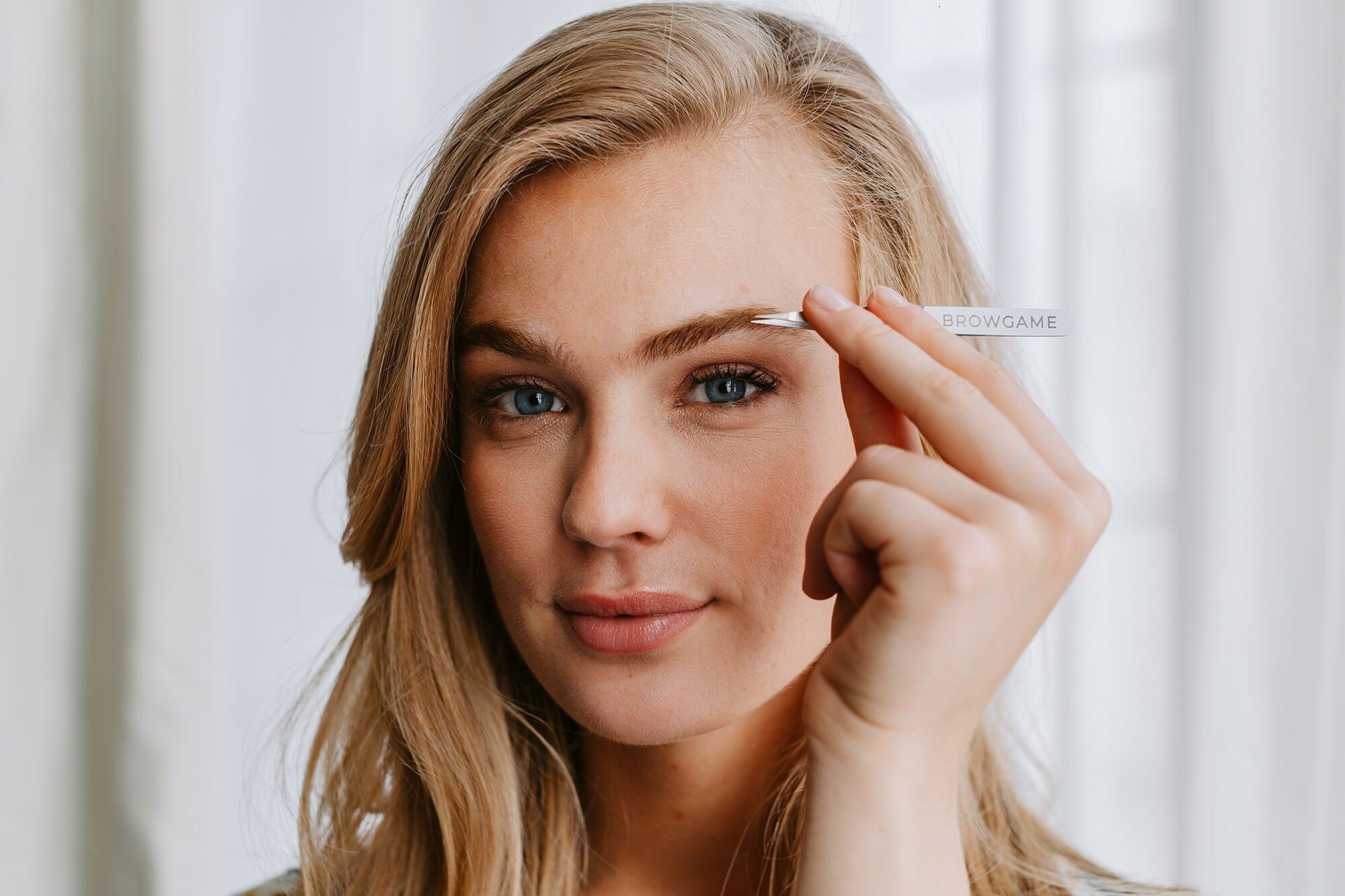 Original Slanted Tweezer - White by Browgame for Unisex - 1 Pc Tweezer, See Description, alternate image number 3