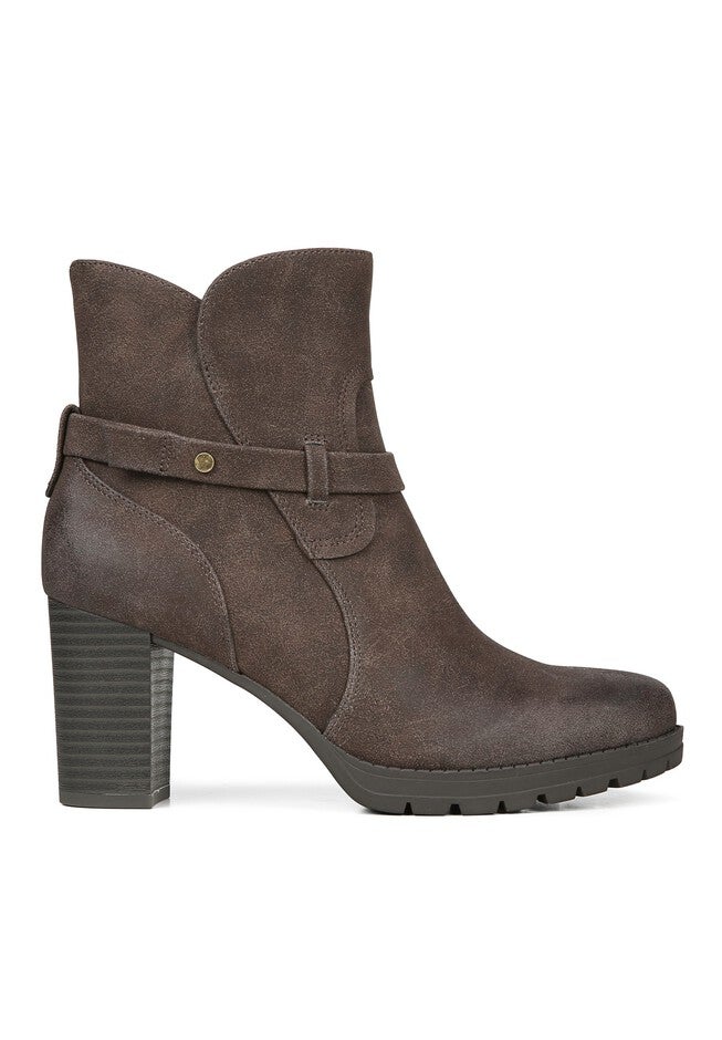 Noela Bootie , , alternate image number null