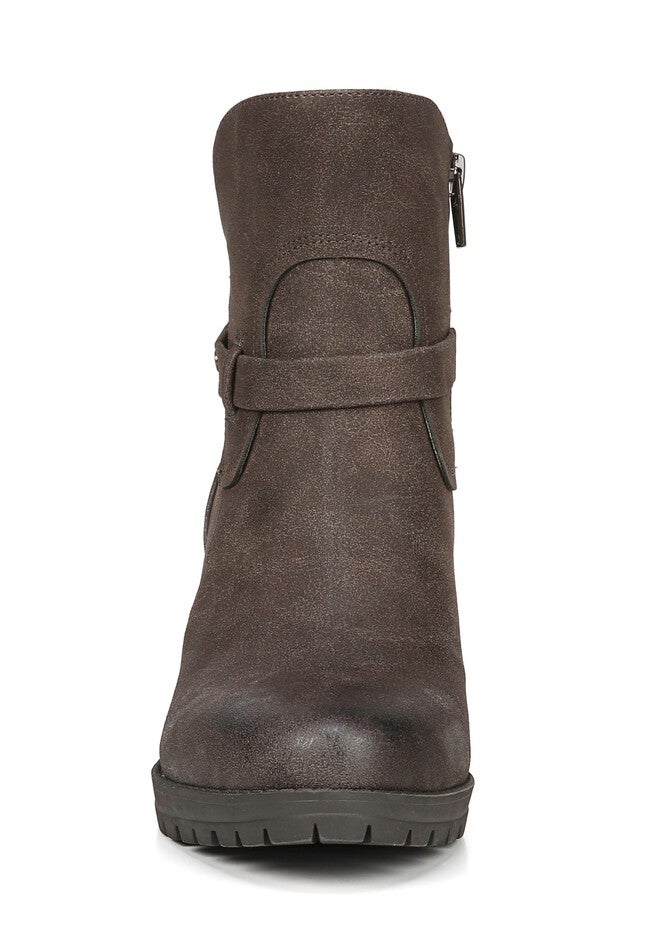 Noela Bootie , , alternate image number null