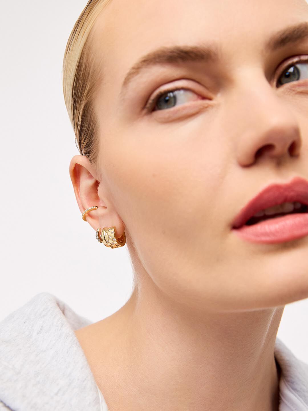 Eden Small Hoop Earrings, GOLD, alternate image number 5