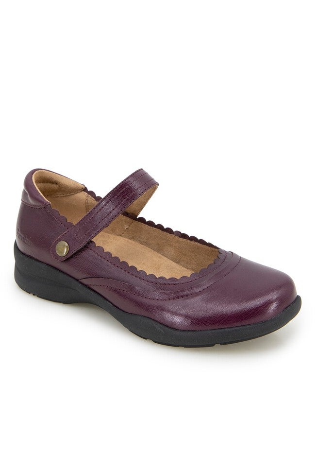 Tess Mary Jane, MERLOT, hi-res image number 0