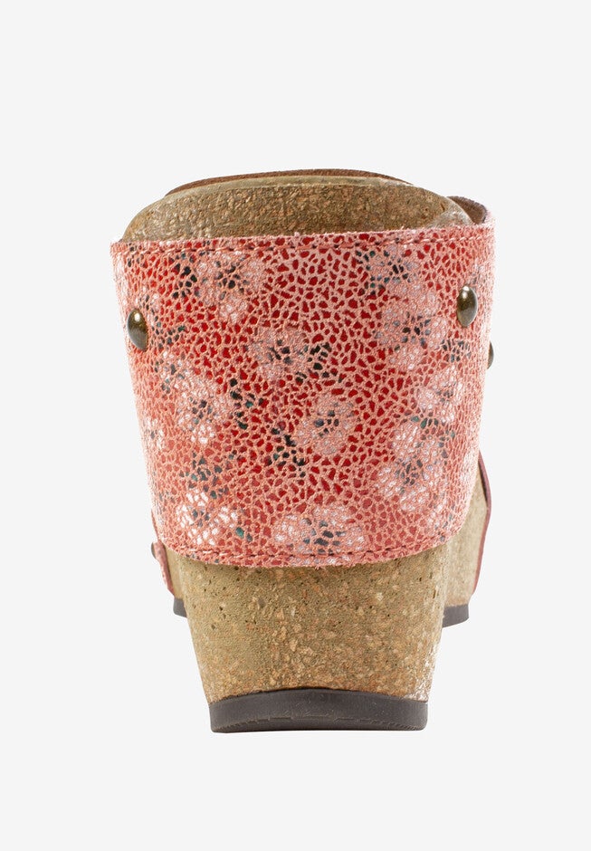 Cuttler Sandal by White Mountain, , on-hover image number null