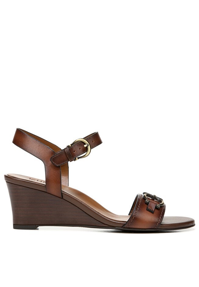 Sonia Wedge , , alternate image number null