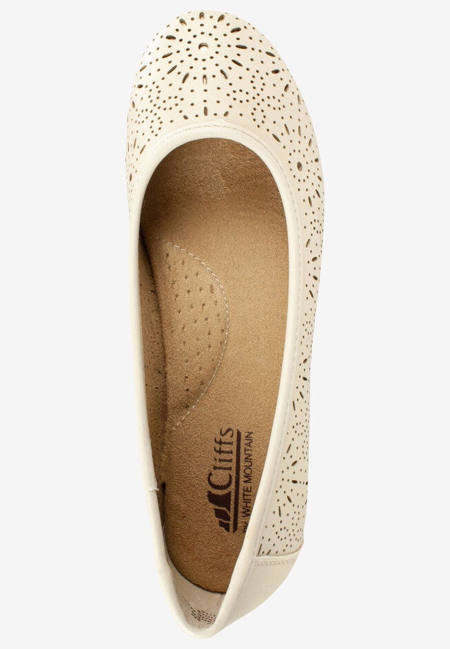Karen Sandal , , alternate image number null