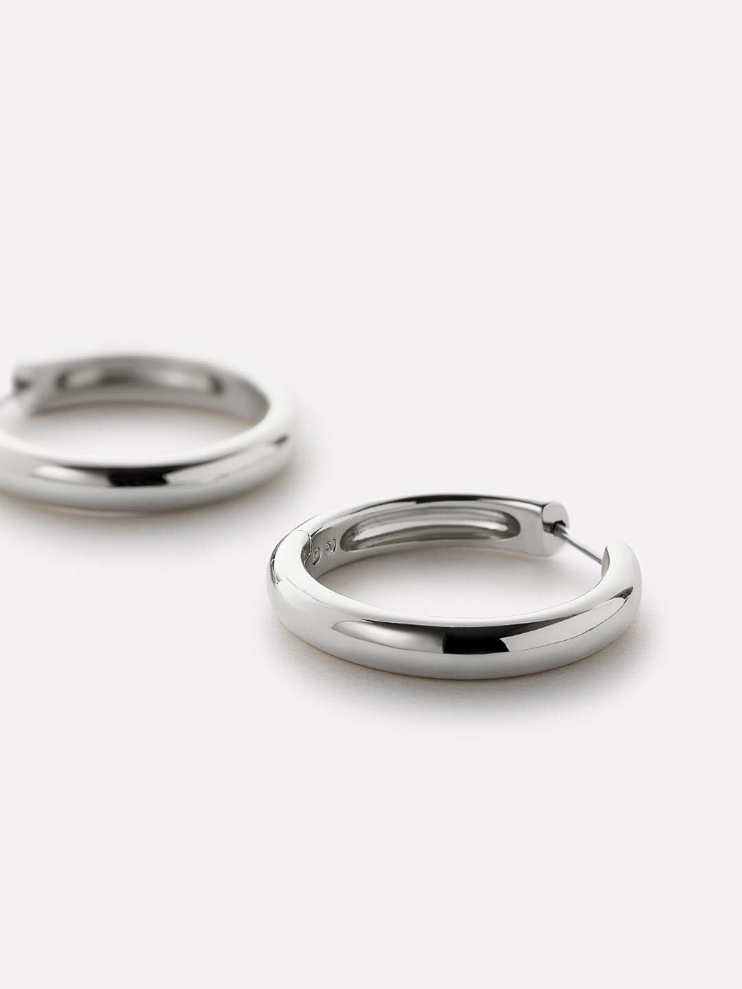 Giulia Large Silver Hoop Earrings, SILVER, alternate image number 4