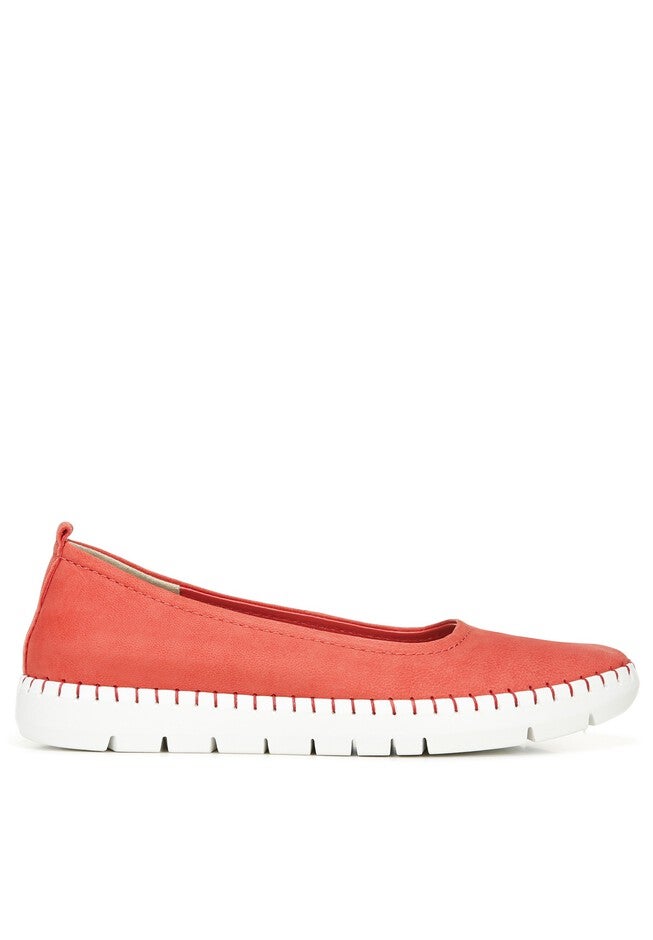 Dolly Flat by Naturalizer, , alternate image number null