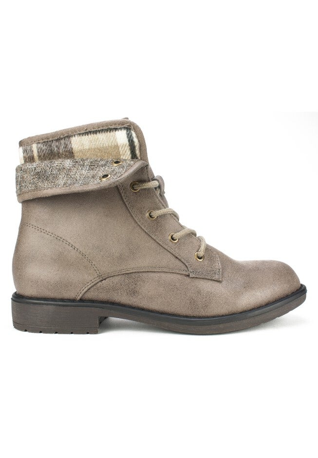 Derby Bootie by Cliffs by White Mountain, , alternate image number null