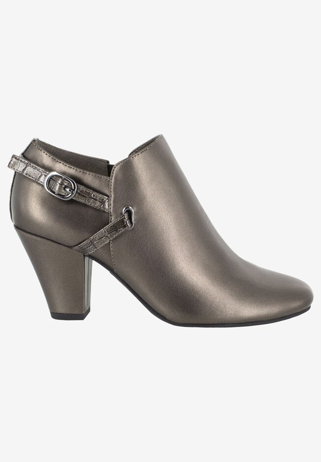 Freda Shootie , , alternate image number null