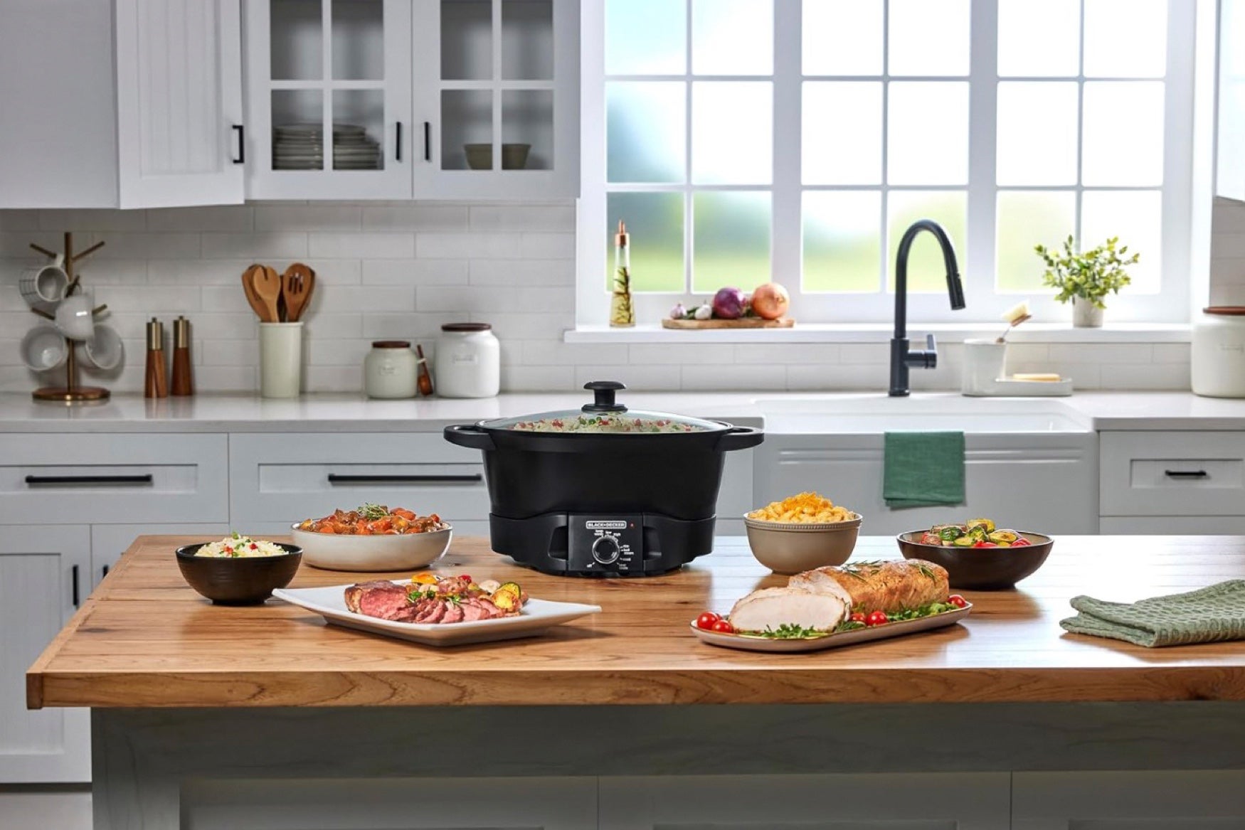 Black & Decker 7QT Multicooker Heat and Eat Technology image number 0