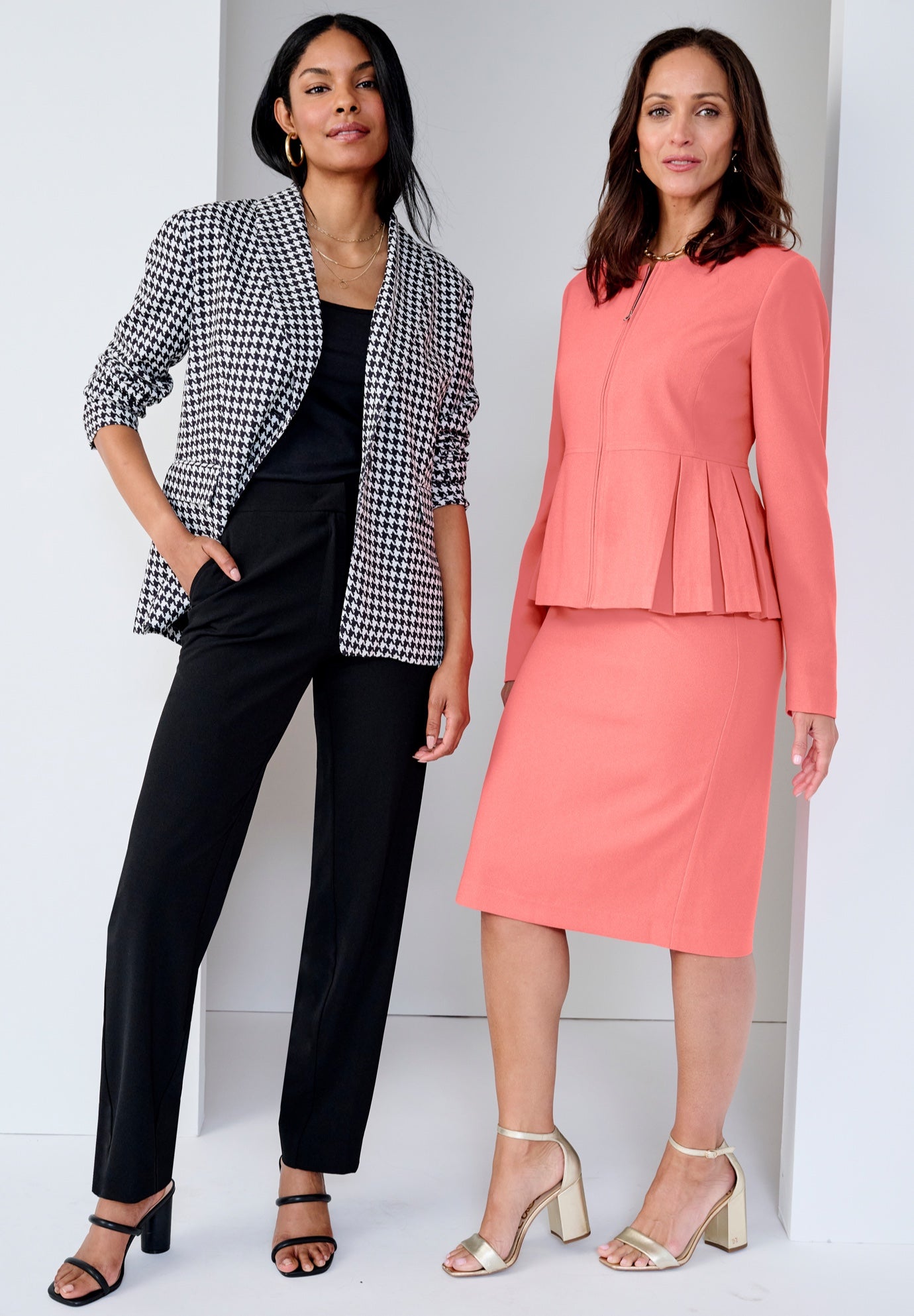 Stretch Crepe Single-Breasted Pantsuit image number 1