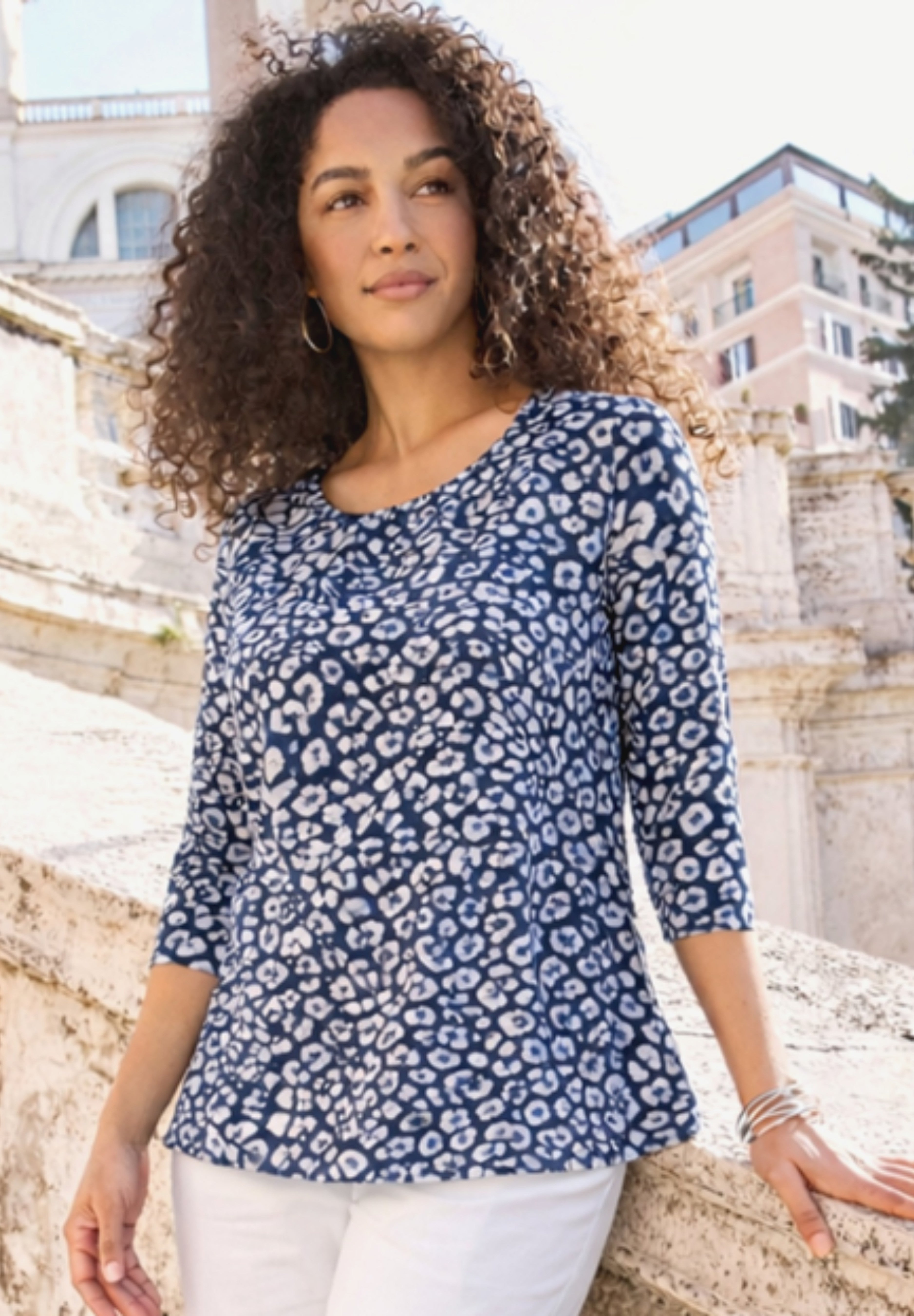 Stretch Cotton Scoop Neck Tee image number 0