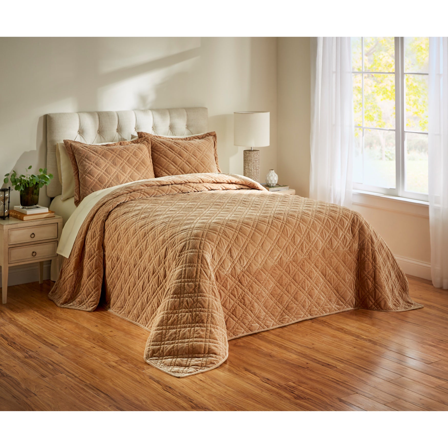 Velvet Diamond Quilted Bedspread image number 0