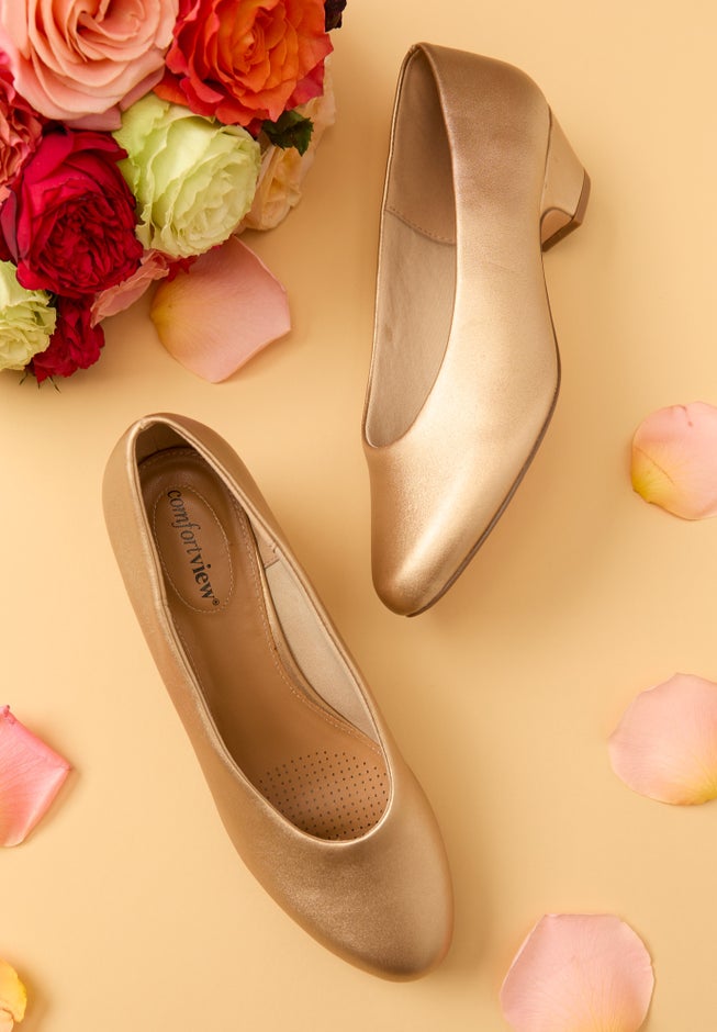 The Vida Leather-Like Slip On Pump image number 2