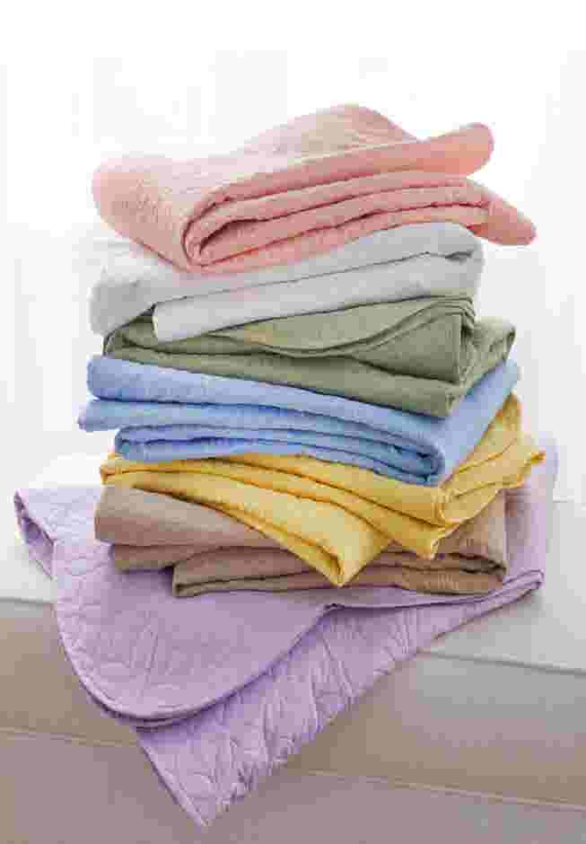 Lily Pinsonic Damask Throw image number 1