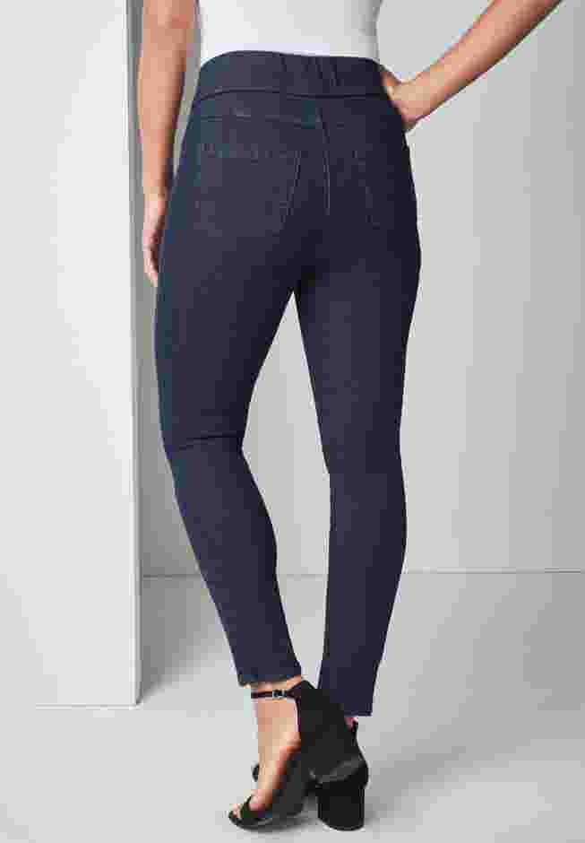 Comfort Waist Scalloped Ankle Jean image number 3