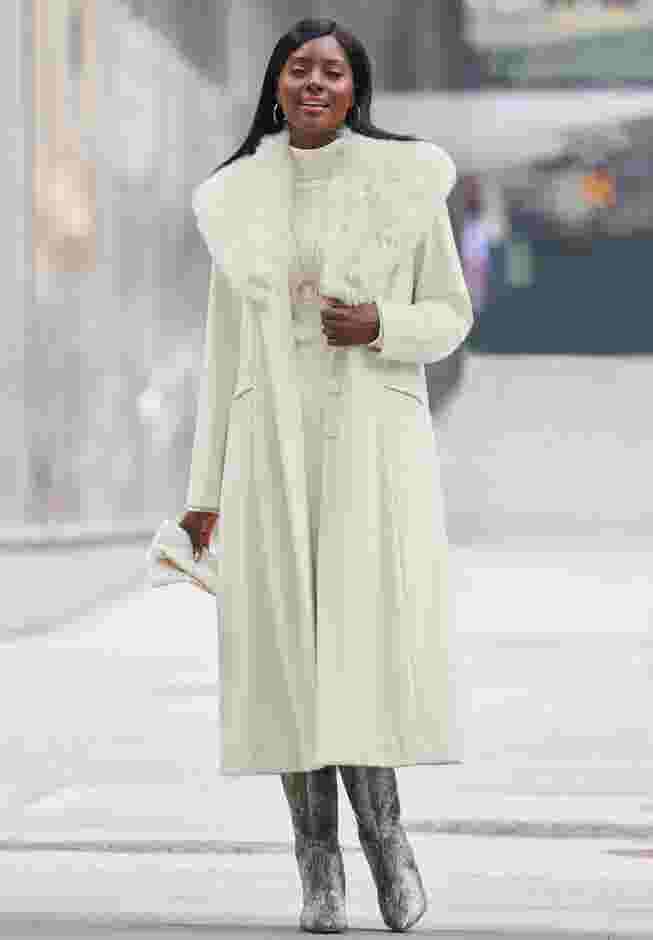 Long Wool-Blend Coat with Faux Fur Collar image number 1