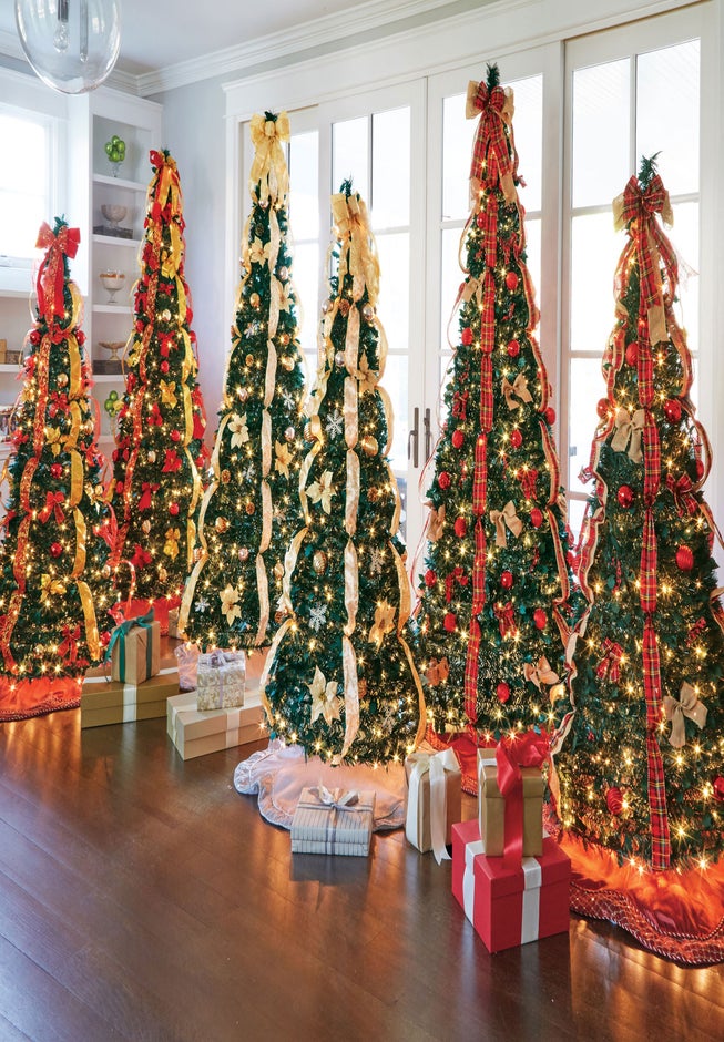 fully dressed christmas tree Christmas Tree Decorating
