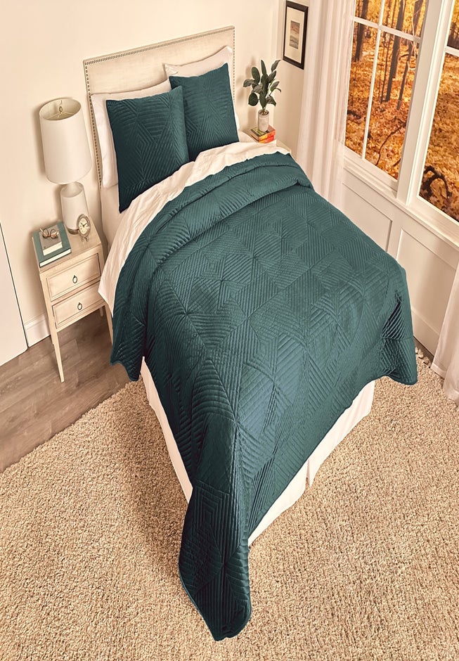 Geo Diamond Velvet Quilt image number 3