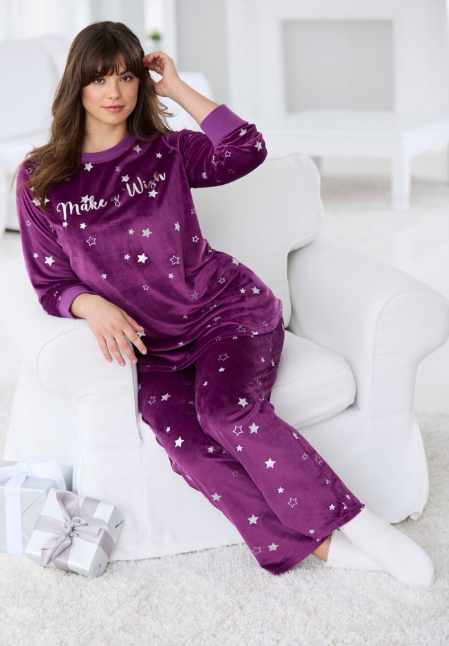 Dreams & Co. &reg; Velour Pajama with FREE Fuzzy Socks image number 4