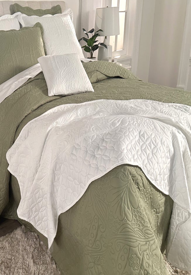Lily Damask Bedspread image number 3
