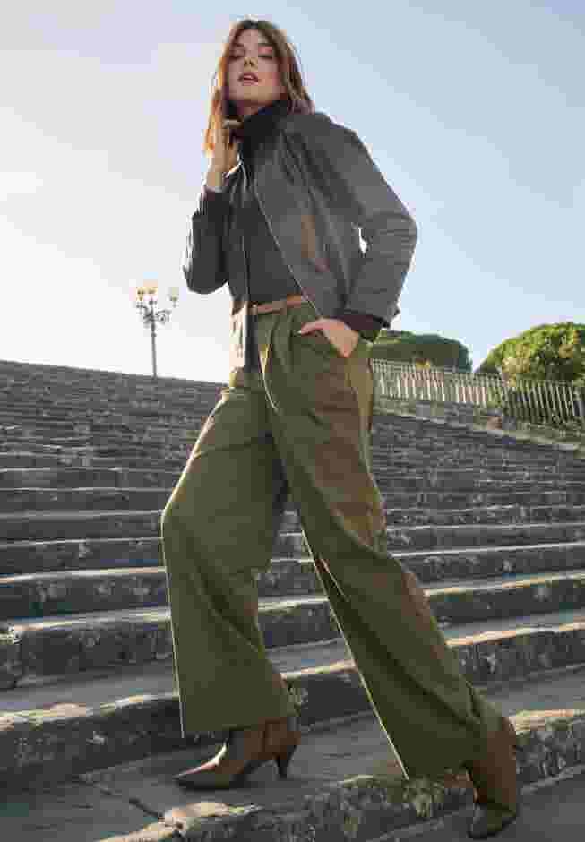 Wide Leg Pleated Trouser image number 1