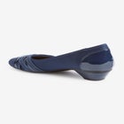 The Quinlan Slip On Pump image number null