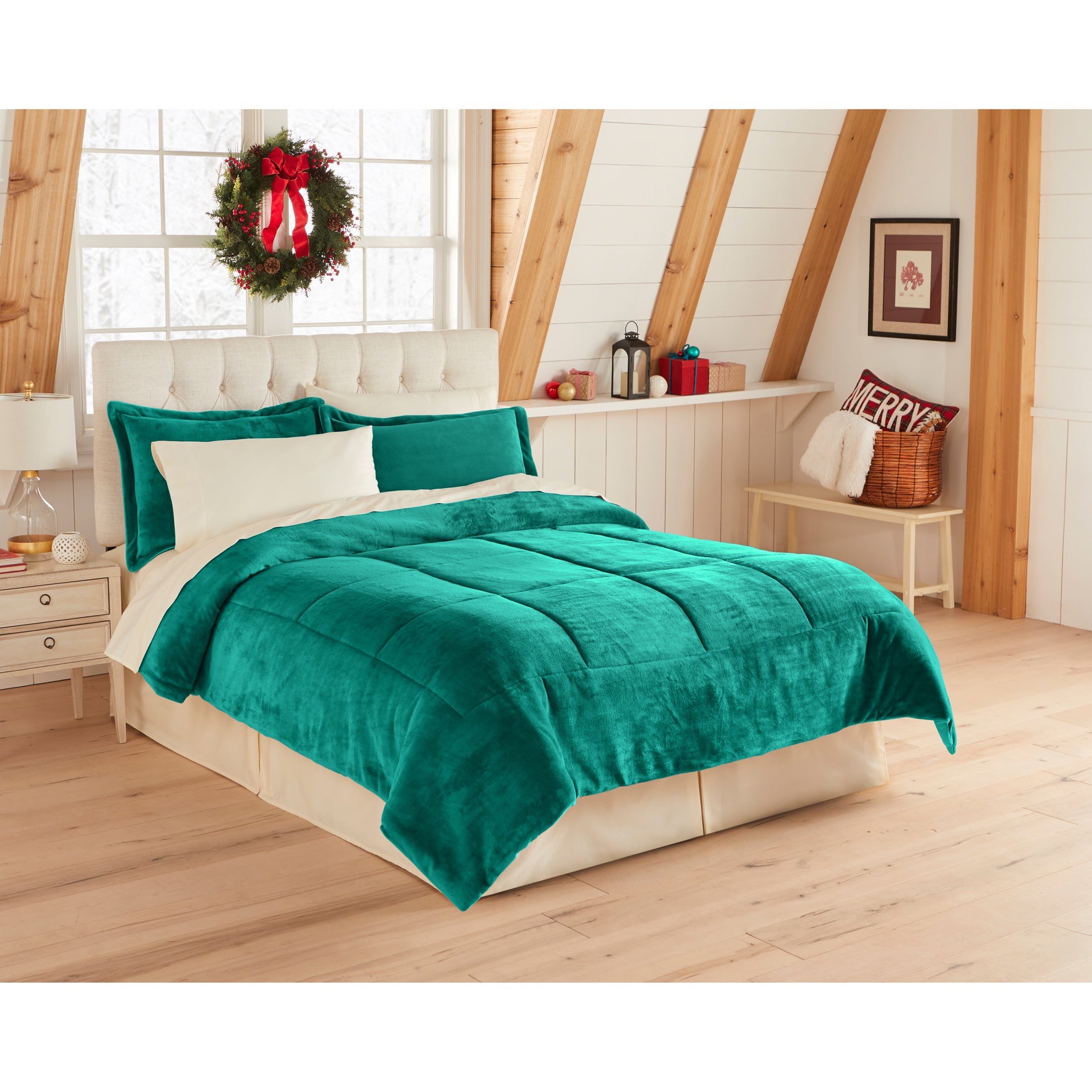 BH Studio Microfleece Comforter image number 0