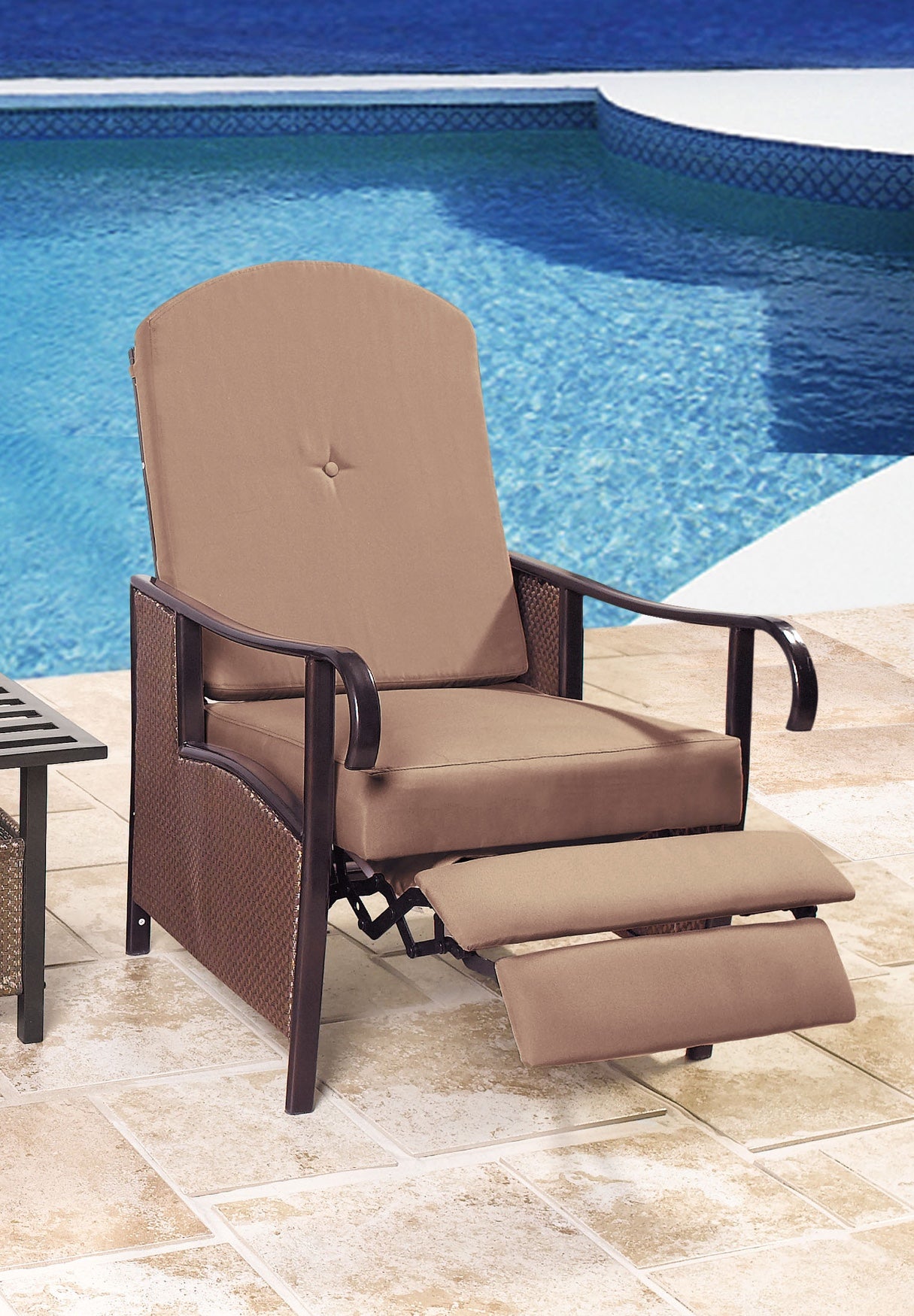 Oversized Outdoor Recliner image number 2