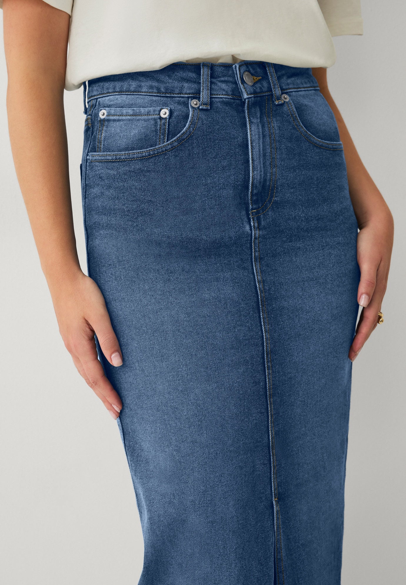 Strecth Denim Mid-rise Maxi Skirt image number 2
