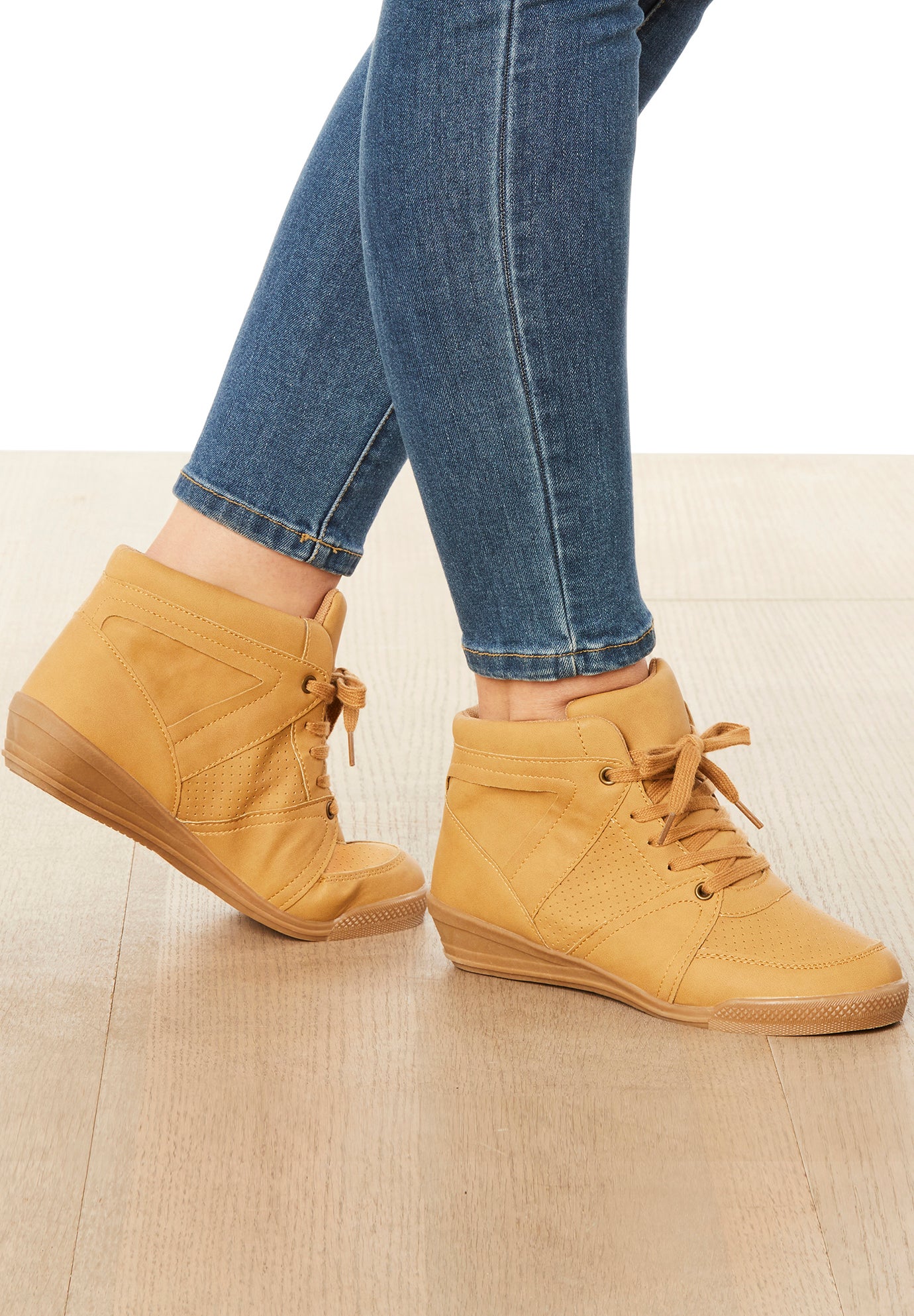 CV Sport Honey Sneaker image number 5