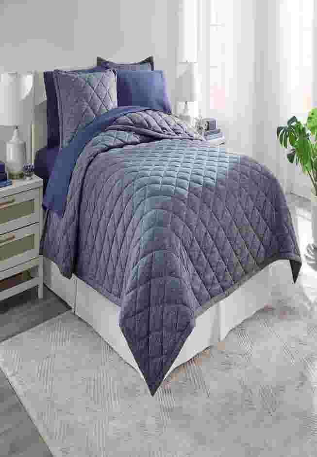 BH Studio Jersey Quilt Set image number 0