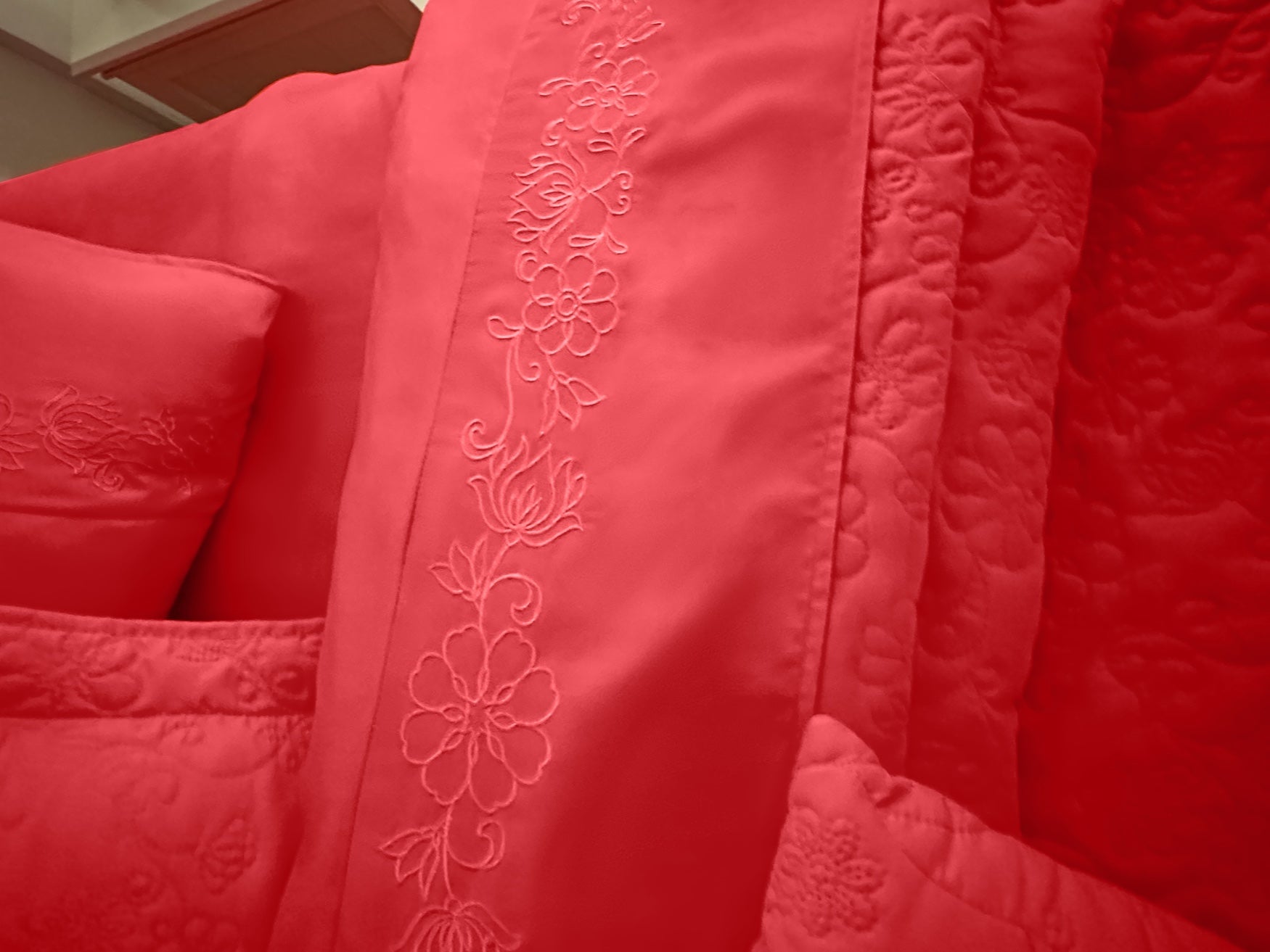 Anna Bedspread image number 4