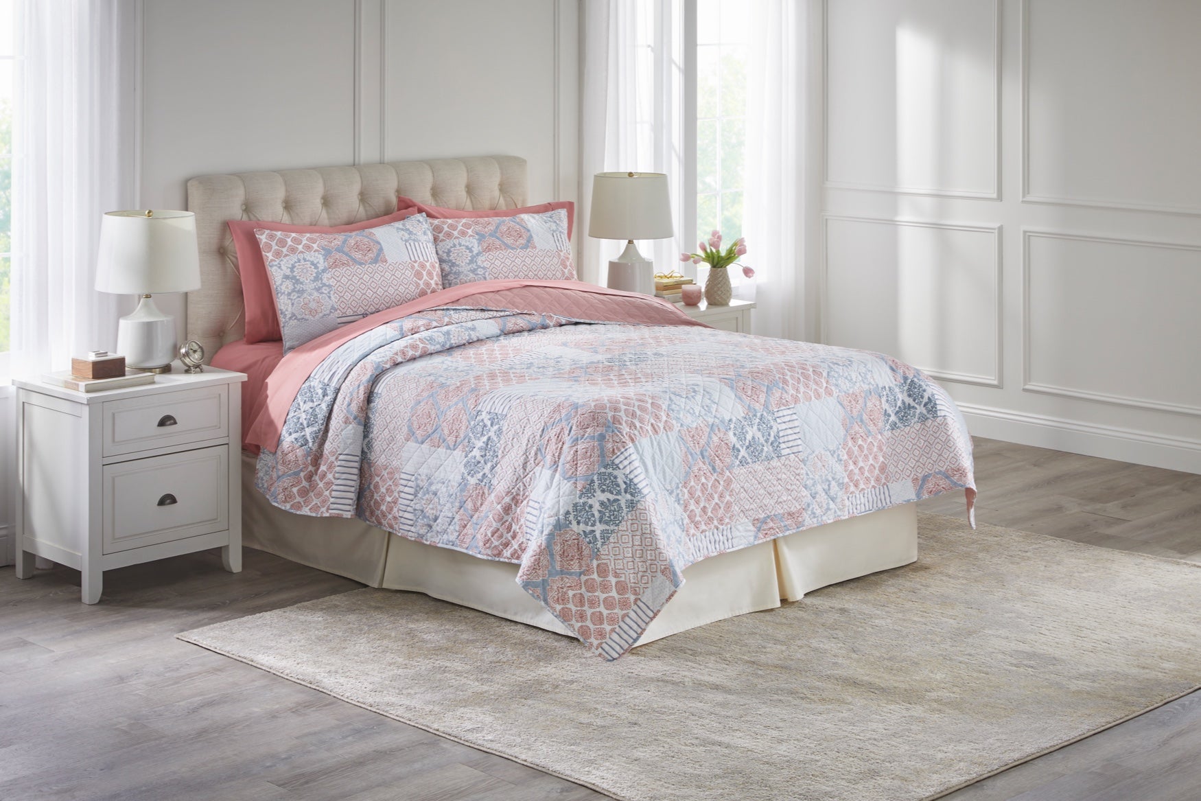 Geo Patchwork Quilt Set image number 0